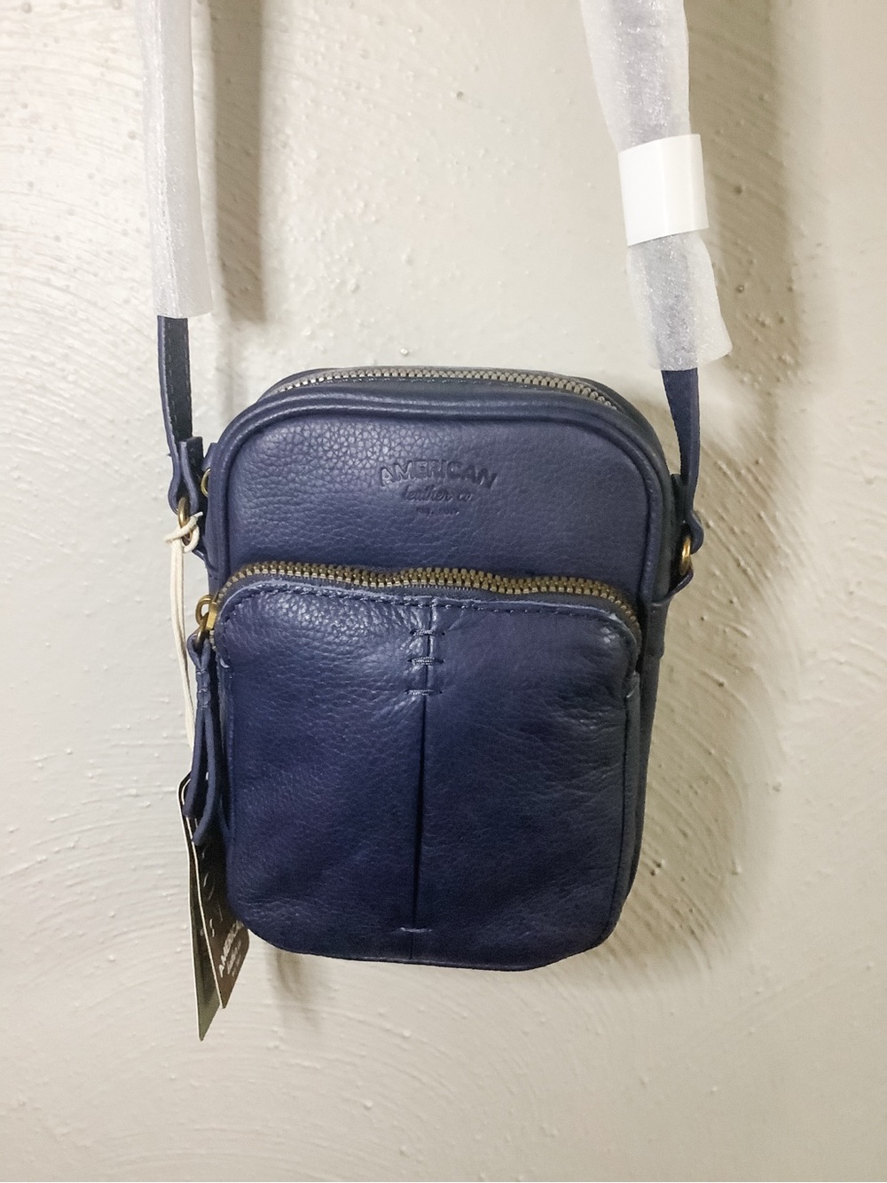 NWT American Leather Co. Cleveland Navy Leather Crossbody Bag